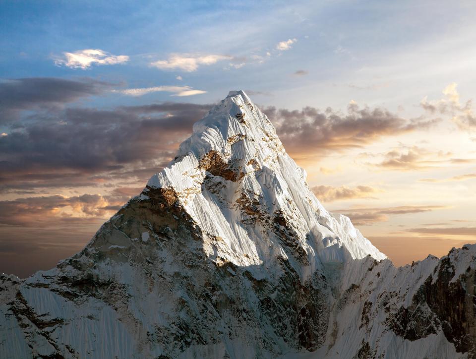  Mount Everest has claimed many lives over the years and is littered with bodies