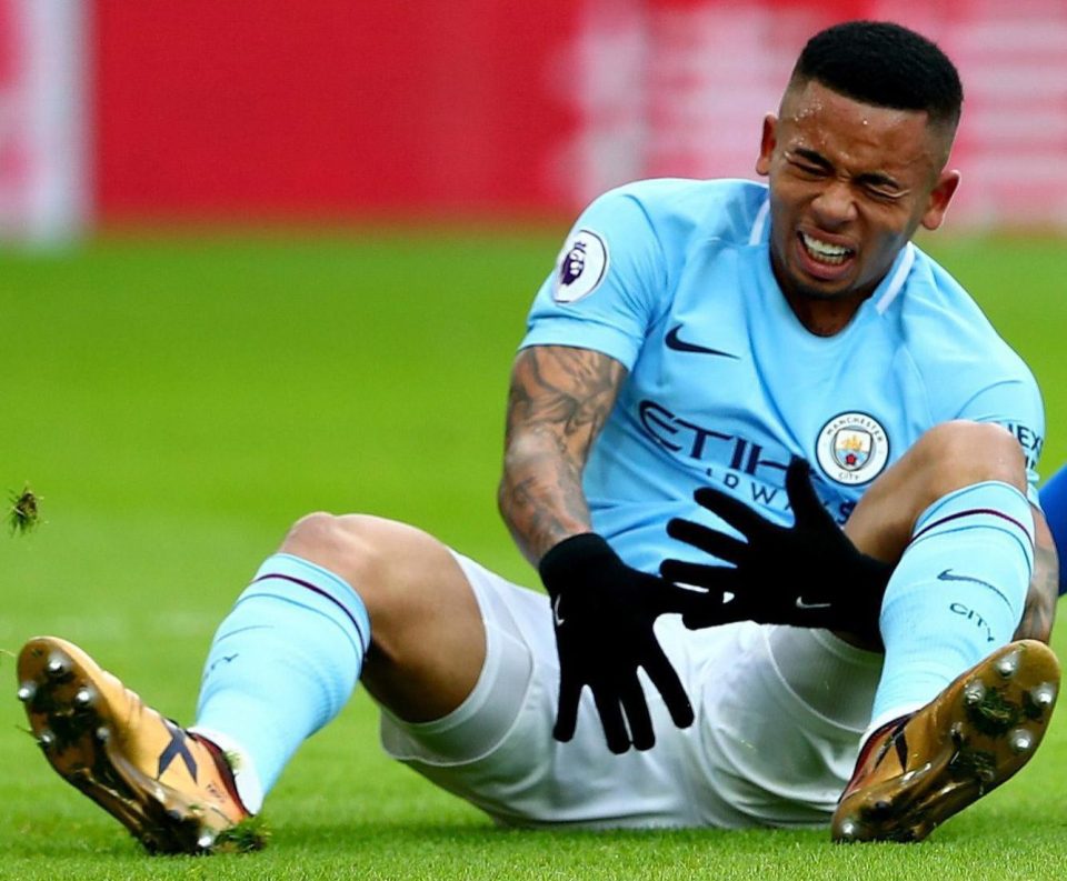  Gabriel Jesus is currently getting over a knee injury