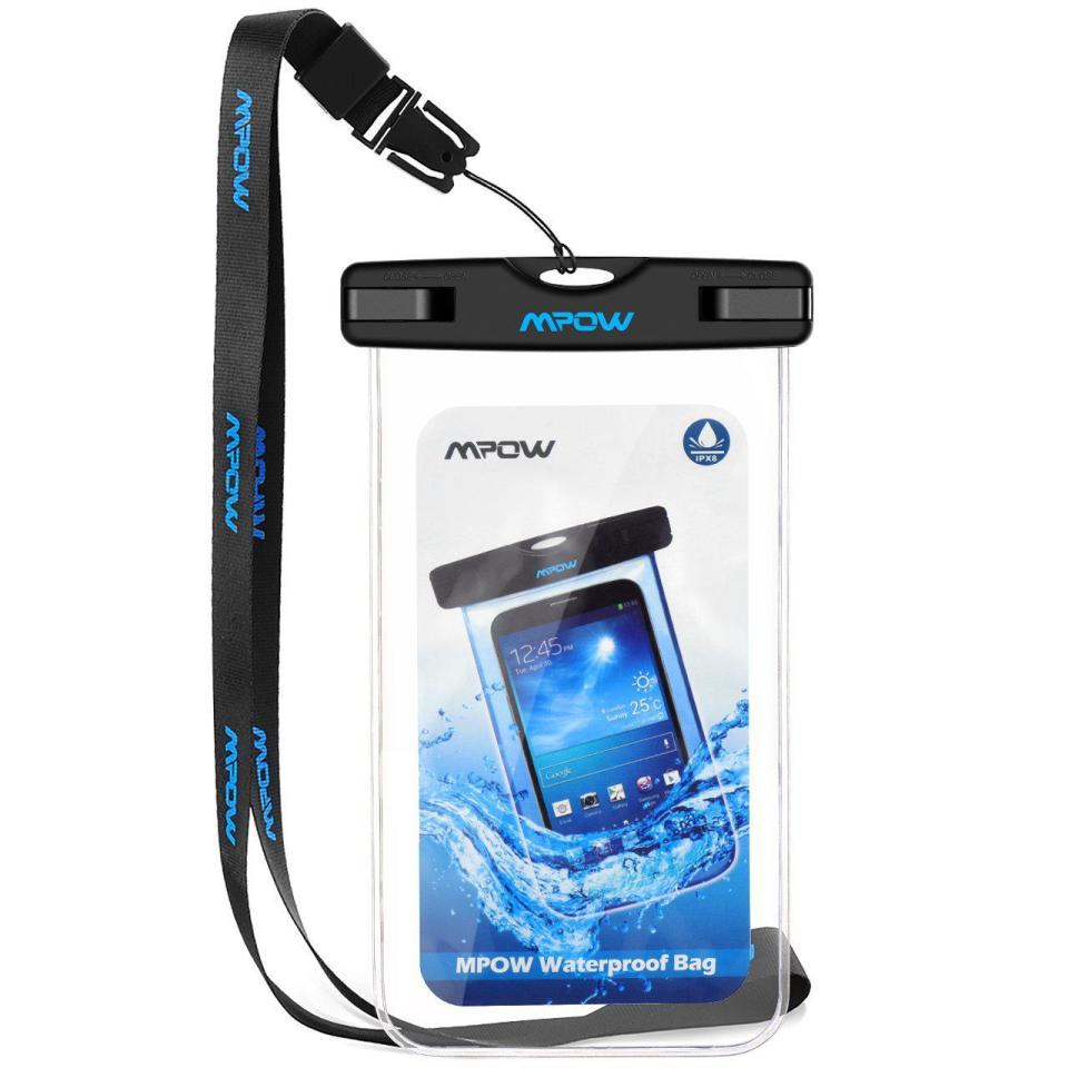  Protect your smartphone with a waterproof phone case for £5.59 on Amazon