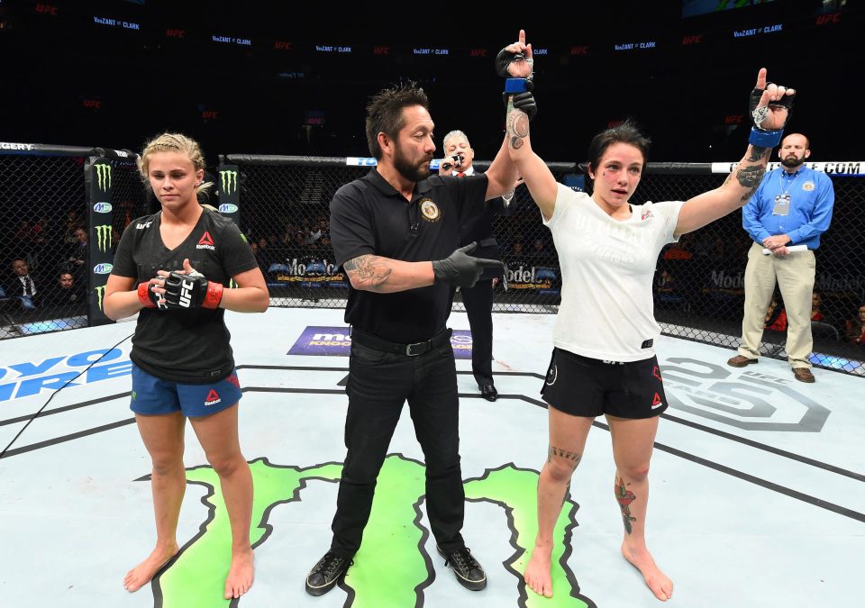  Jessica-Rose Clark secured a unanimous points decision against Paige VanZant