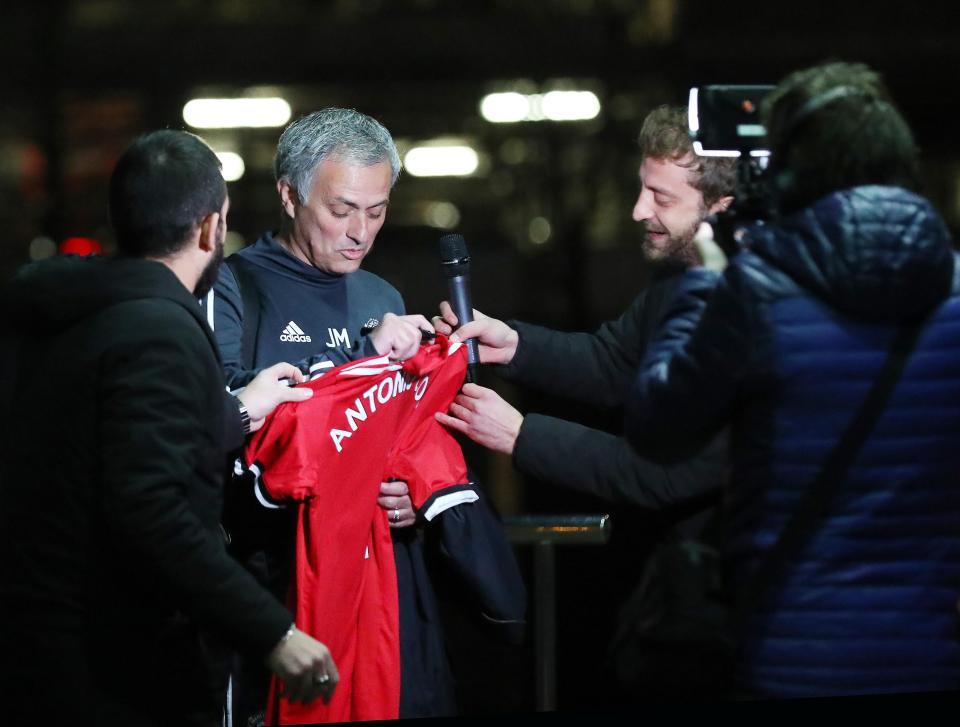  Jose Mourinho was brilliantly pranked by Italian TV reporters