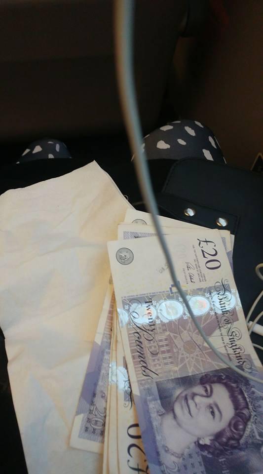  She woke from a nap on a train to find £100 in an envelope on her lap