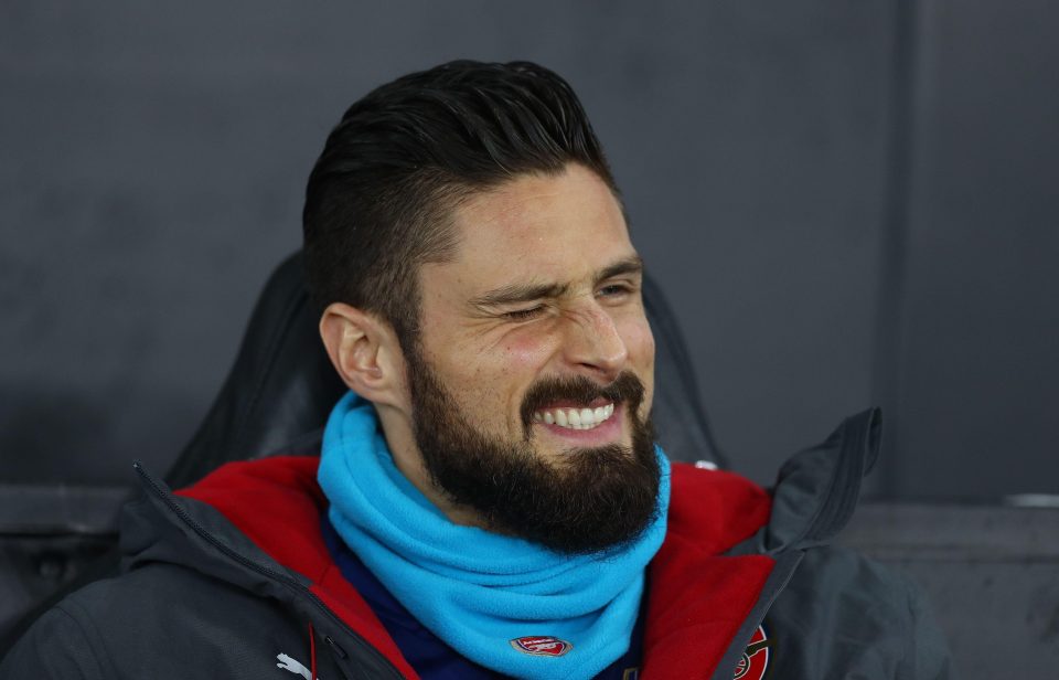  Olivier Giroud has completed his move to Chelsea from Arsenal