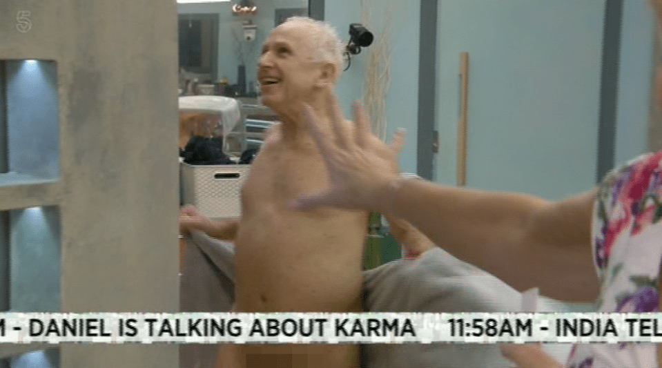  Wayne Sleep flashed his female housemates