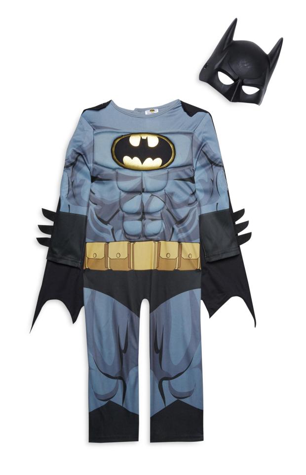  This Batman costume features some brilliant detail, and is a steal for £12