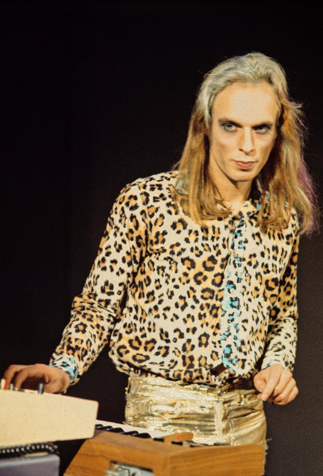  Roxy Music employed the visionary synthesiser embellishments of Brian Eno