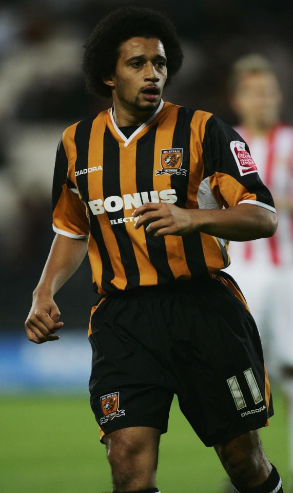  Curtis Woodhouse played for Hull, Sheffield United and Birmingham before switching sports