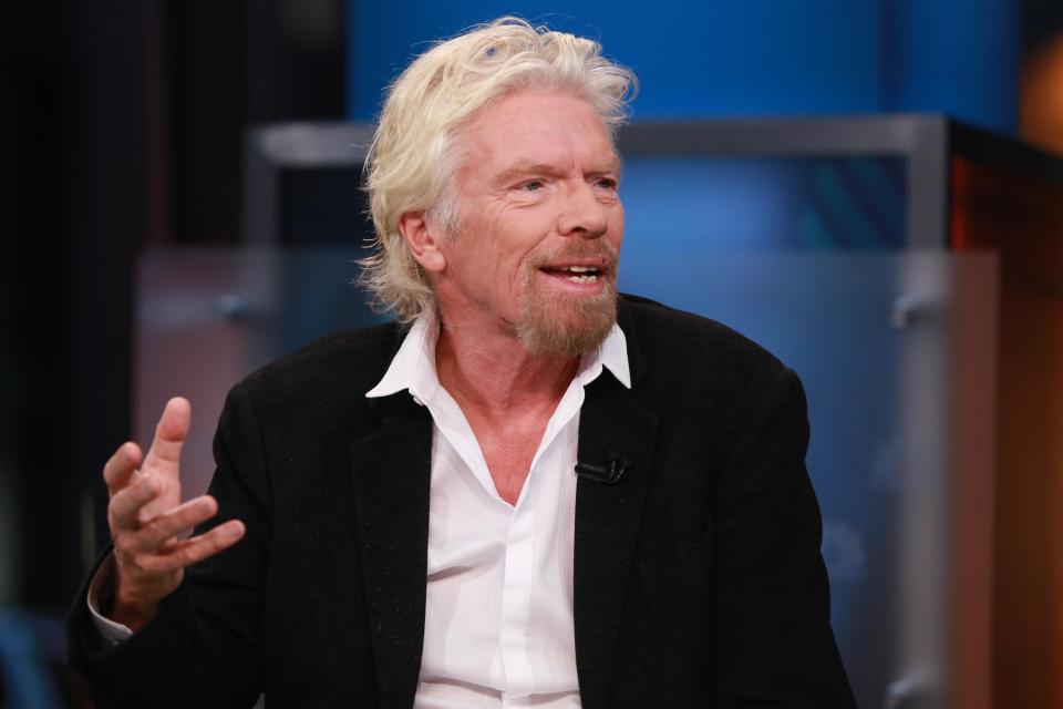  Richard Branson says artificial intelligence will replace jobs, making basic universal income a necessity