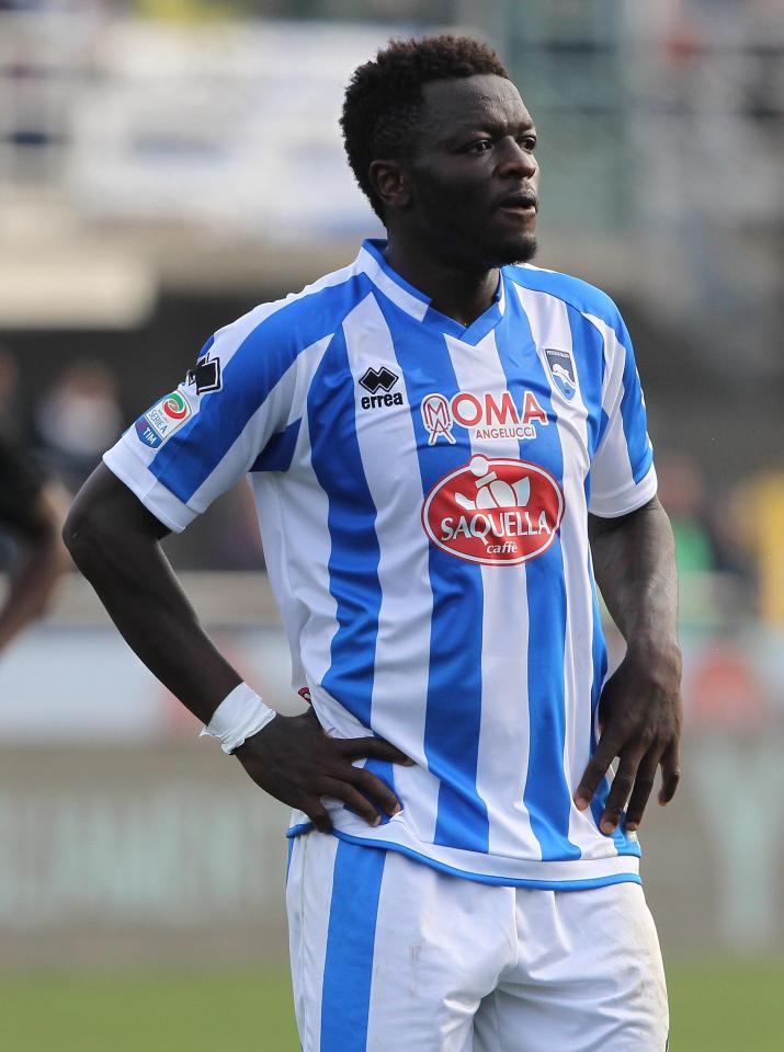  Sulley Muntari has been offered a trial at Deportivo La Coruna