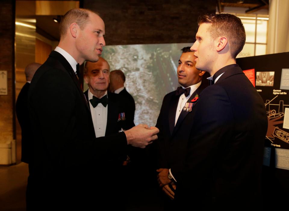  Prince William and RAF veteran Luke Wigam