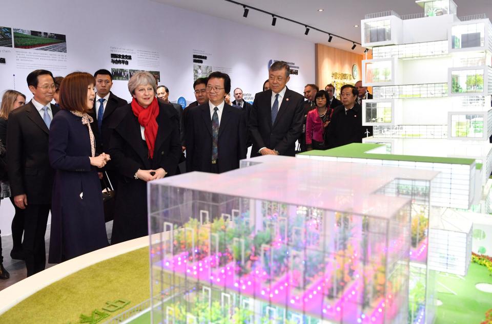  May visits the National Agricultural Science and Technology Demonstration Park at the Chinese Academy of Agricultural Sciences