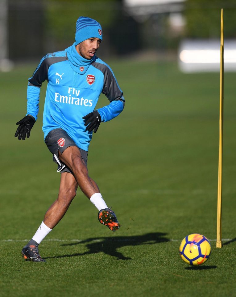  Pierre-Emerick Aubameyang took part in his first solo training session at the Gunners