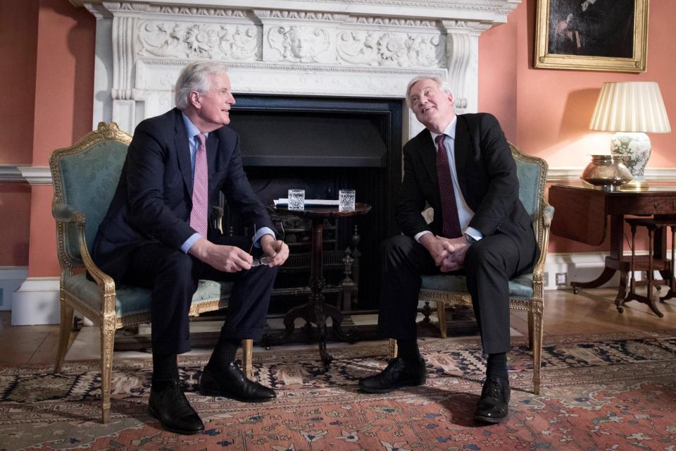  Brexit Secretary David Davis, right, met with the EU's head negotiator, Michel Barnier, left, in London on Monday