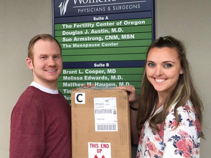  Samantha and Mickey Clark decided to do a photoshoot with their frozen embryos from IVF