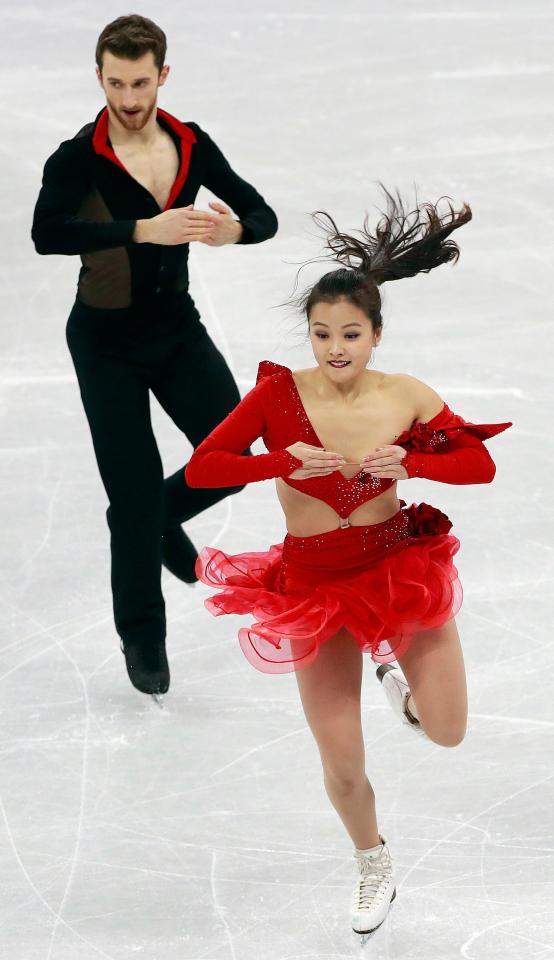  Yura's red dress slipped just seconds into her short dance routine