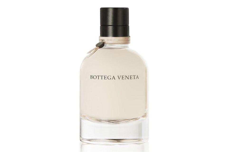  This fragrance has fresh top notes of pink pepper and bergamot