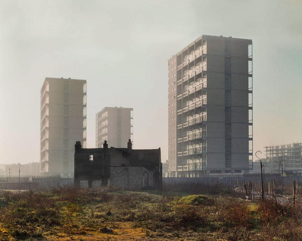  Stifford Estate, Stepney Green, 1961. The estate was completed in the same year but demolished 40 years later