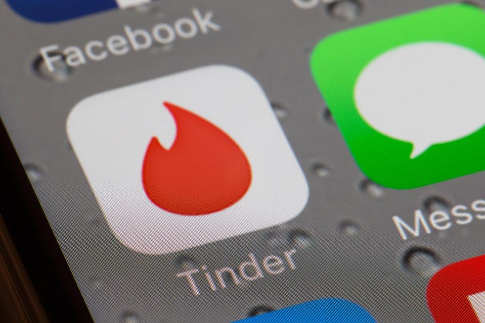  Tinder-crazy singletons across Britain have been urged to end relationships on friendly 'ghosting' terms