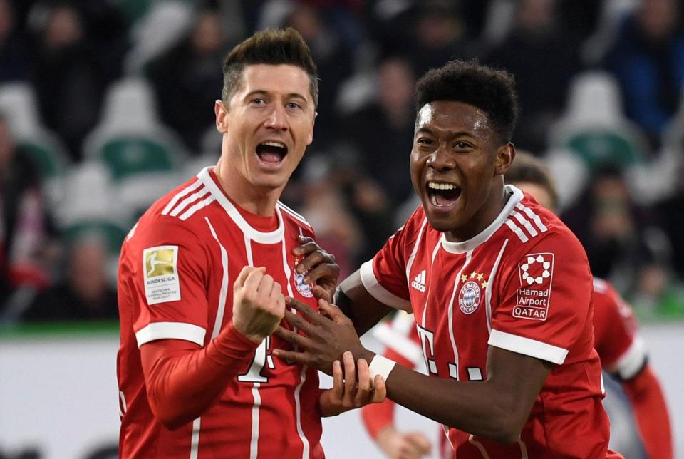  Robert Lewandowski came off the bench and scored an injury-time penalty for Bayern Munich