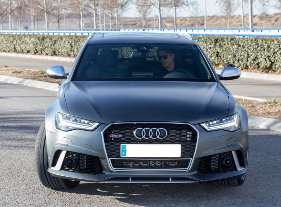  Rafael Varane arrives at training in an Audi RS6 Quattro