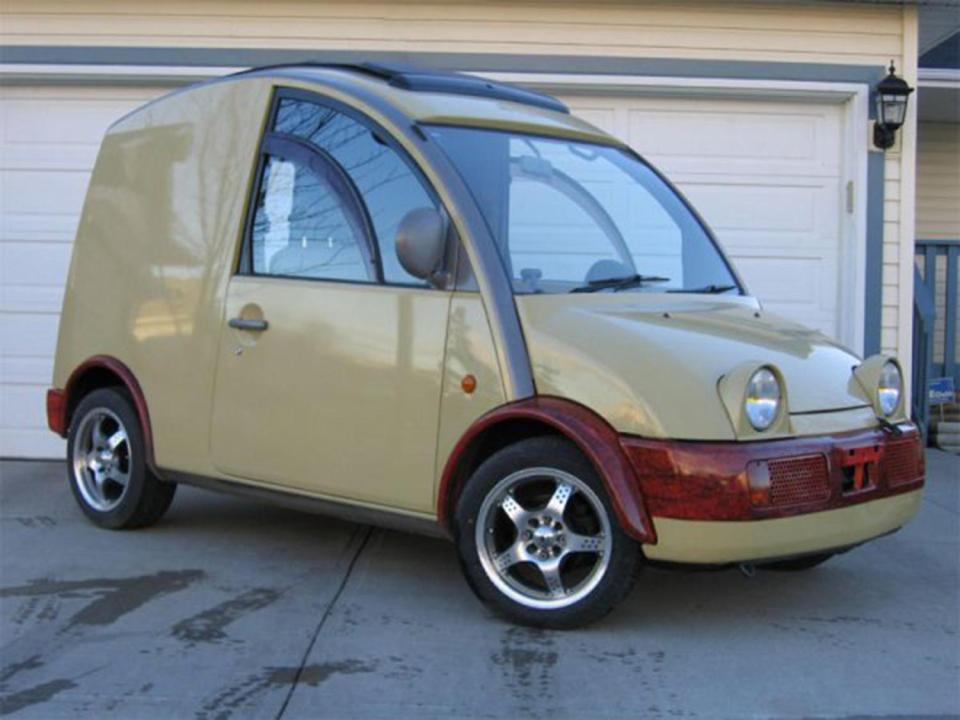  The Nissan Cargo is the car equivalent of a pair of sandy brown cargo trousers - horrendous