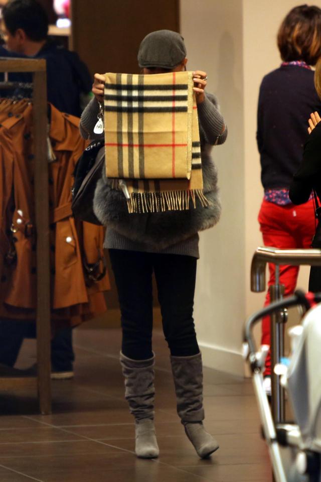  She was seen looking at a scarf that had grabbed her eye