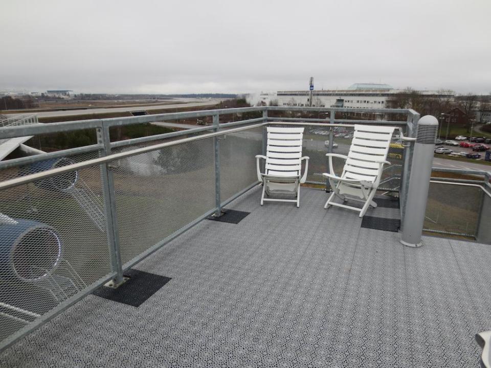 Visitors can also head out onto an observation desk on top of one of the plane's wings