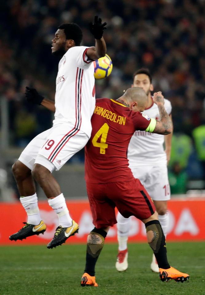  The Belgian midfielder clashed with Franck Kessie's elbow at the Stadio Olimpico