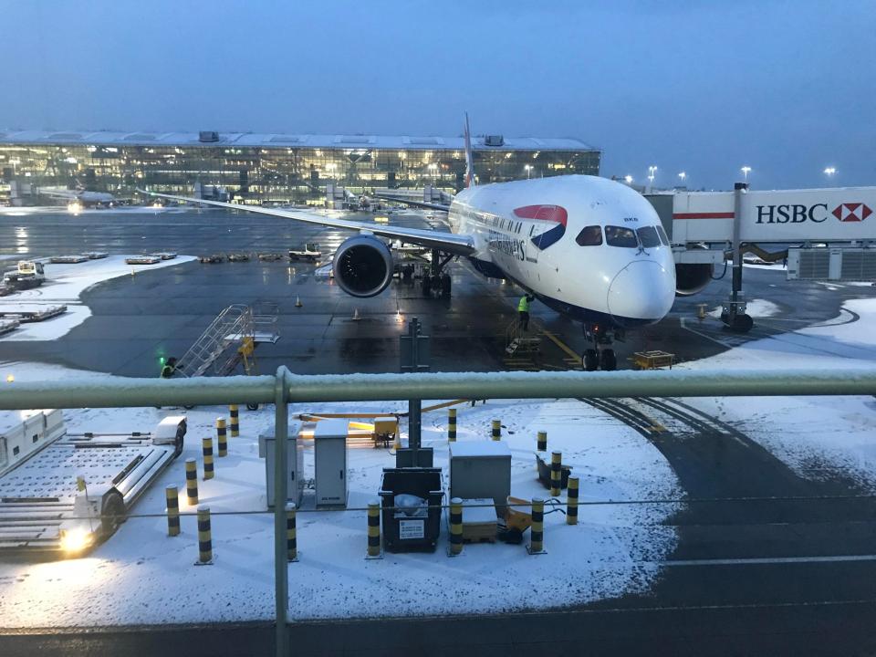  Heathrow Airport staff worked in freezing conditions through the night to keep runways clear