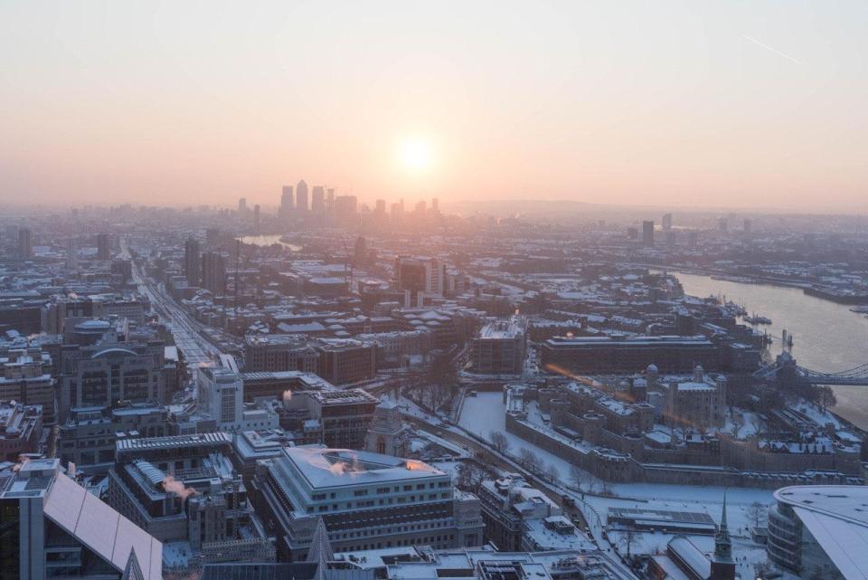  Snowy scenes across central London this morning