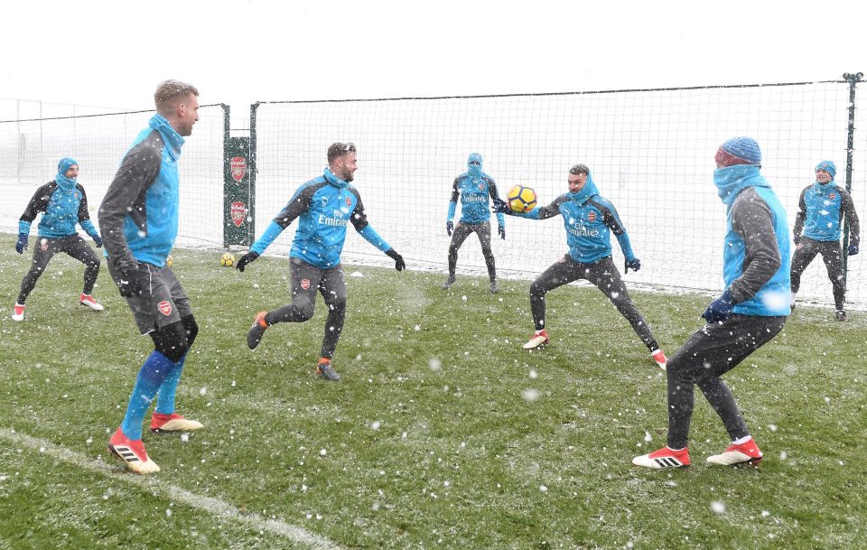  Arsenal's players reportedly held a meeting to discuss their poor cup final performance