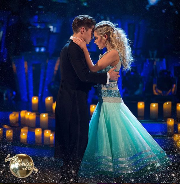  AJ and Mollie had an electric dancing connection