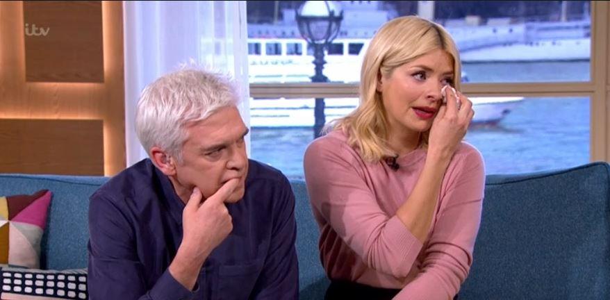  Holly Willoughby burst into tears while talking to Simon on This Morning