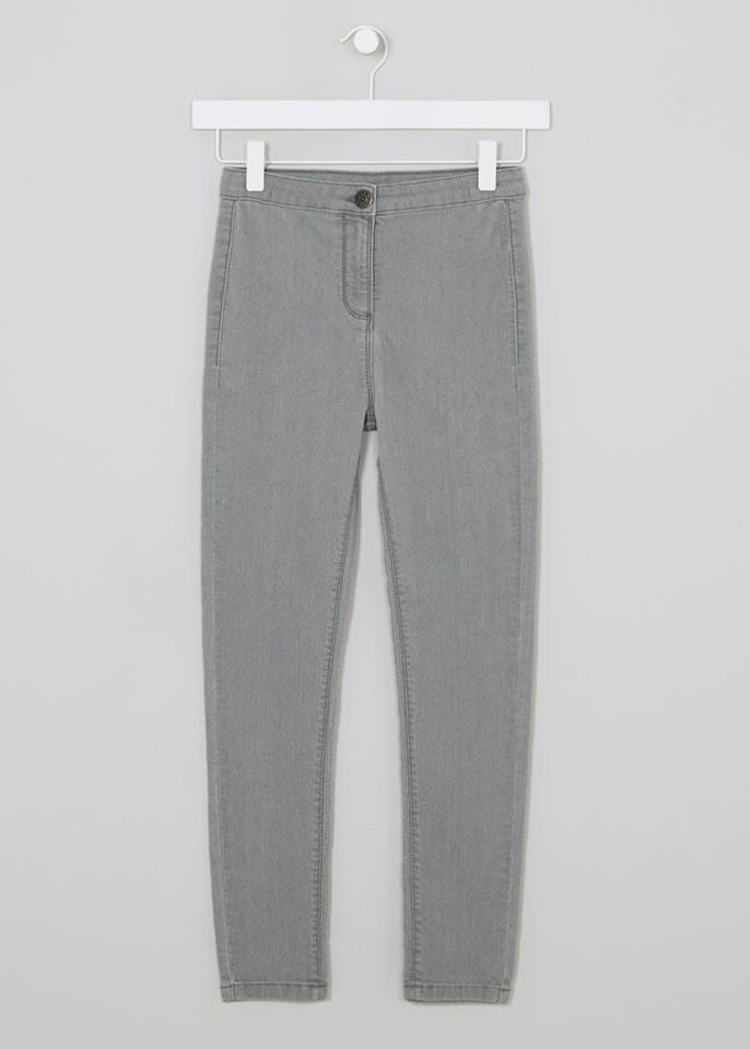 These grey, high-waisted skinny jean have a gunmetal button and zip fastening