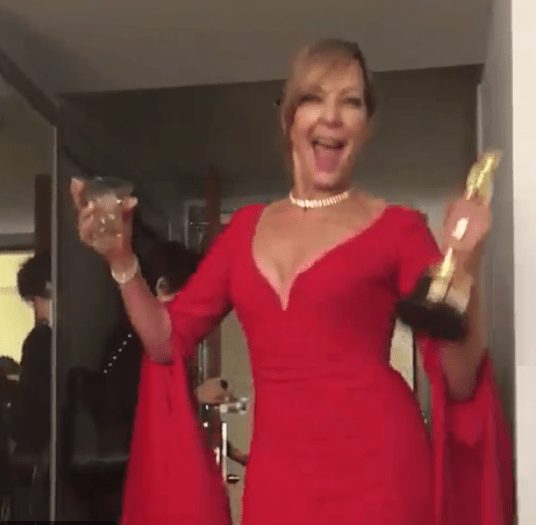  Allison Janney's drink-spilling, Oscar-waving clip has gone viral