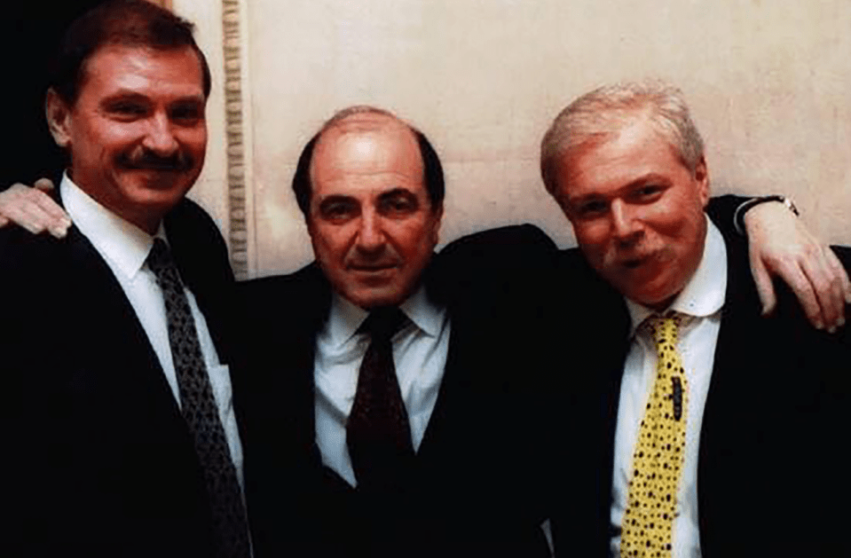  Nikolai Glushkov (left) with Boris Berezovsky (centre)