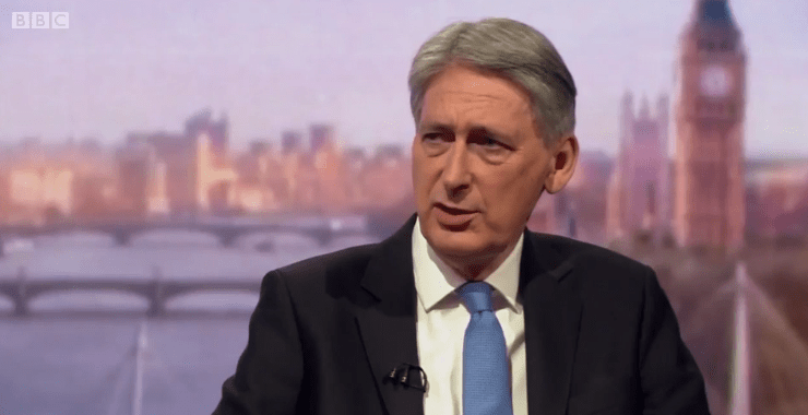  Philip Hammond sticks to his guns on public finances and says he won't be splurging this week