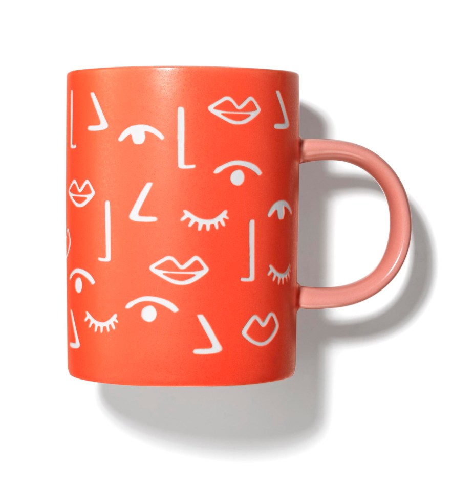 Tea time takes an adorable turn with this peachy mug