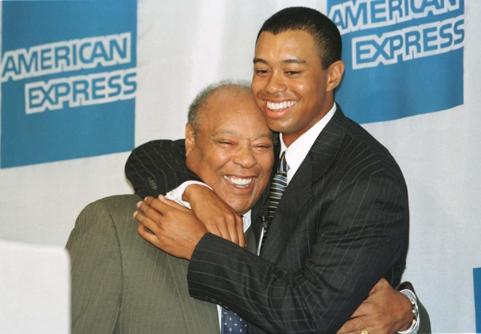  Earl Woods passed away in 2006