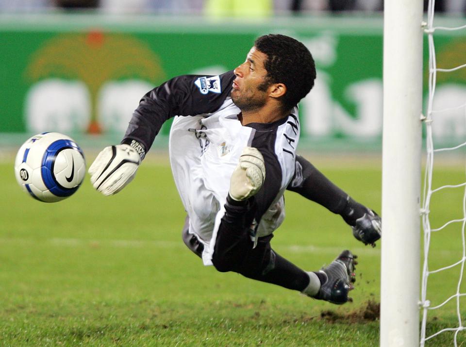  Long-serving stopper David James sits in the top ten for clean sheets