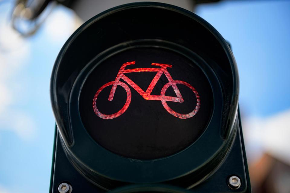  More than a quarter of cyclists admitted to running a red light in the last year