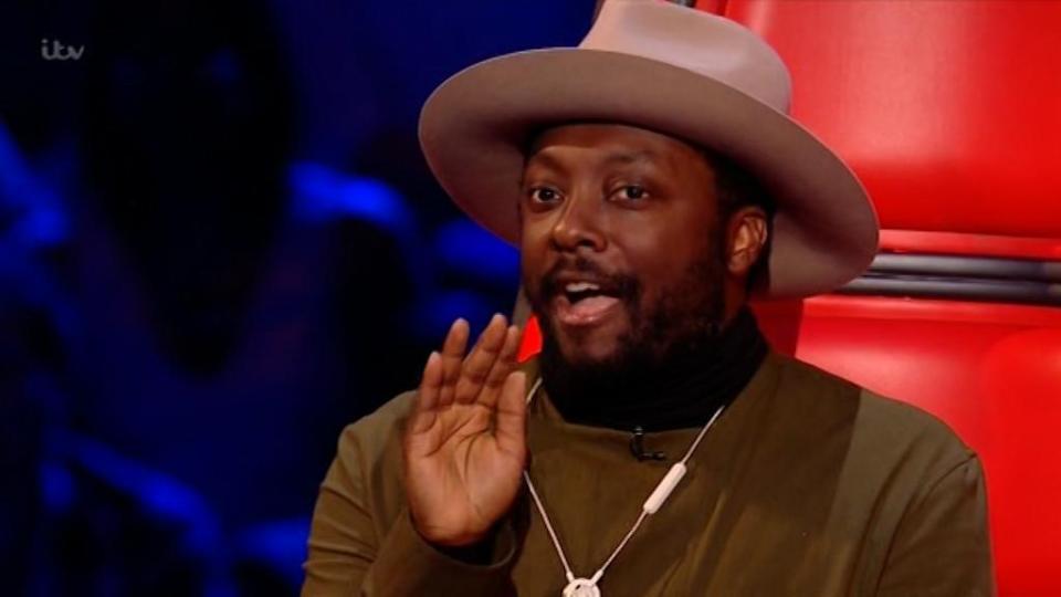  Anna is on will.i.am's team