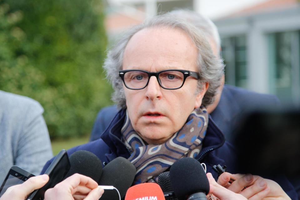 Fiorentina president Andrea Della Valle revealed that only bad weather prevented him from penning the contract last week