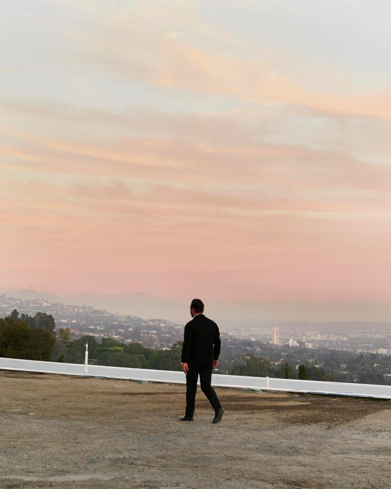  Developer Niles Niami picked out a spot tucked away in the hills of Bel Air