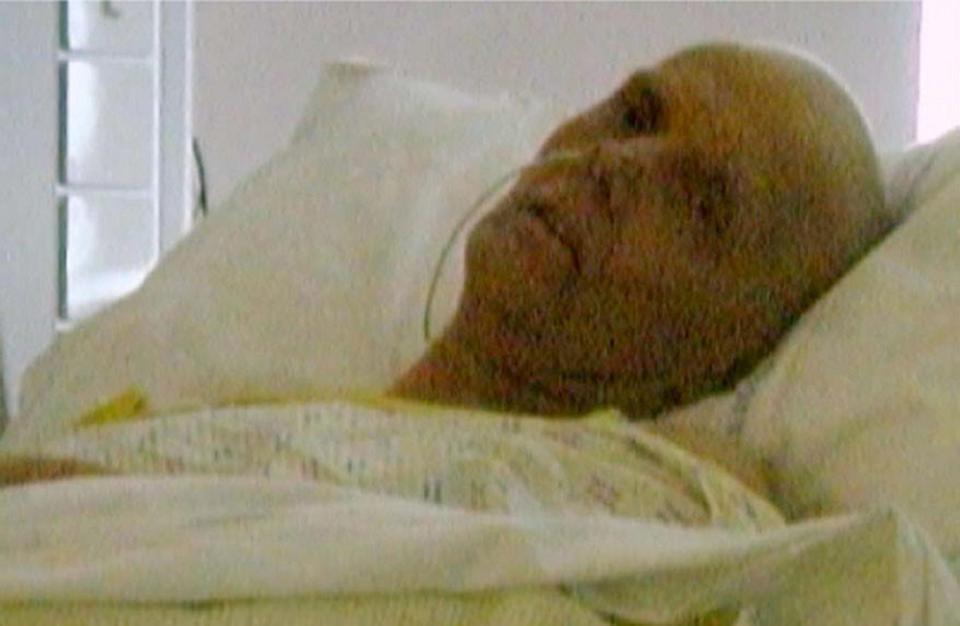  This is the last photo even taken of poisoned spy Alexander Litvinenko who died after drinking poisoned tea