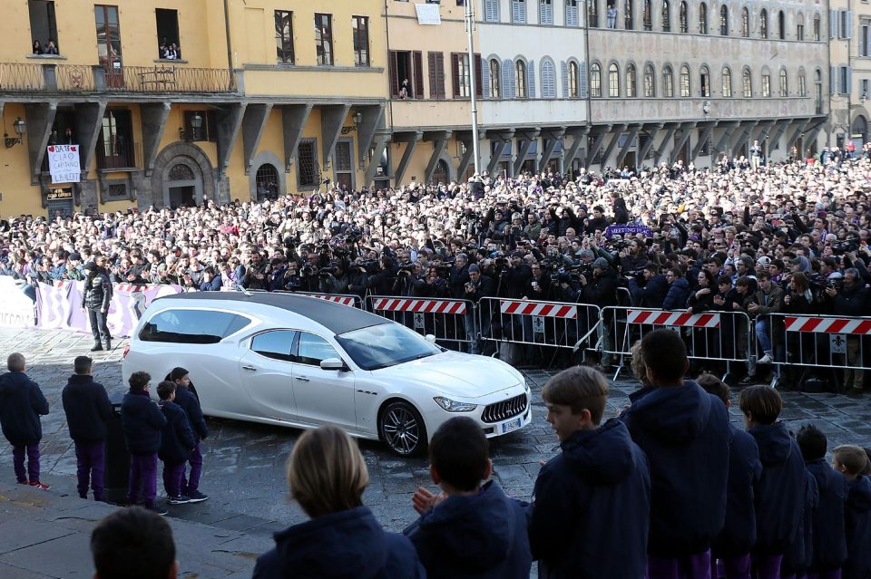 The square outside the Basilica was packed with onlookers and Fiorentina supporters as Astori's coffin arrived for the funeral service