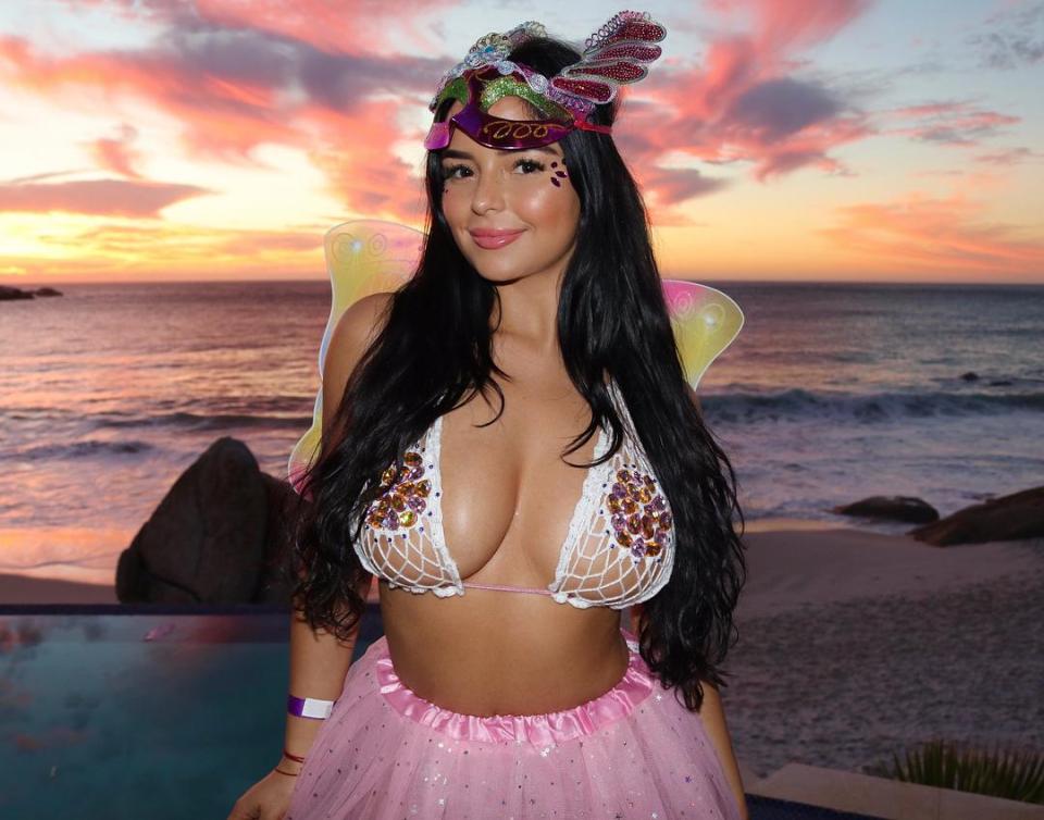  Demi Rose revealed her sexy outfit for a pal's birthday in Cape Town