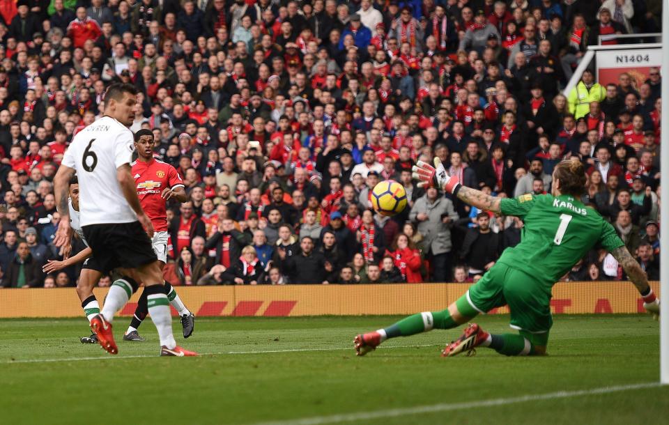  Marcus Rashford scored two quickfire goals to put United in command