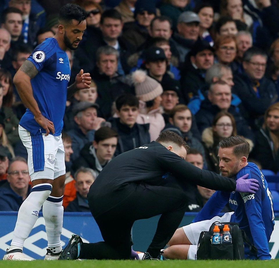  Gylfi Sigurdsson picked up a knock in the win over Brighton