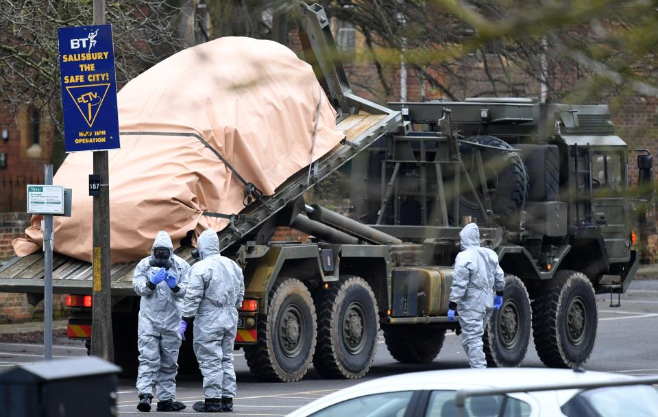  Army experts were yesterday seen removing a car linked to the nerve agent probe